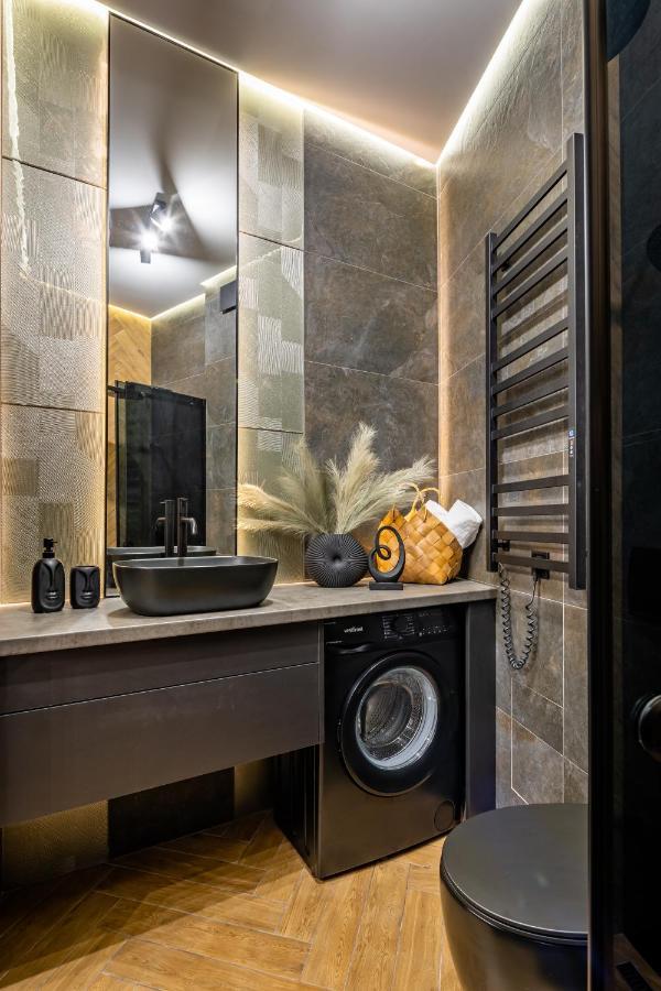 Romari Таманська 12 Appartement Lviv Buitenkant foto